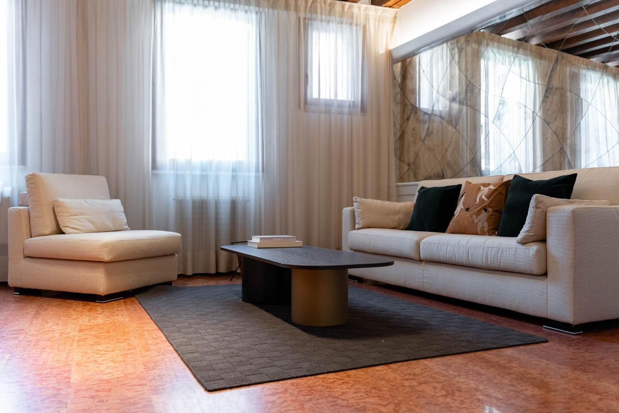 Klimt House Apartment เวนิส ภายนอก รูปภาพ